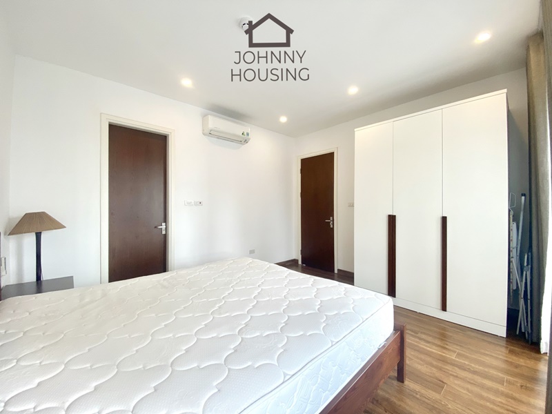 Bright and airy 2 bedrooms apartment for rent on Dang Thai Mai, Tay Ho ID 0046