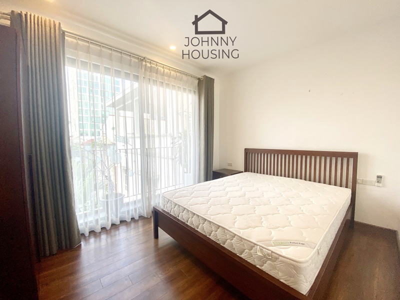 Bright and airy 2 bedrooms apartment for rent on Dang Thai Mai, Tay Ho ID 0046