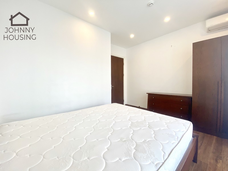 Bright and airy 2 bedrooms apartment for rent on Dang Thai Mai, Tay Ho ID 0046