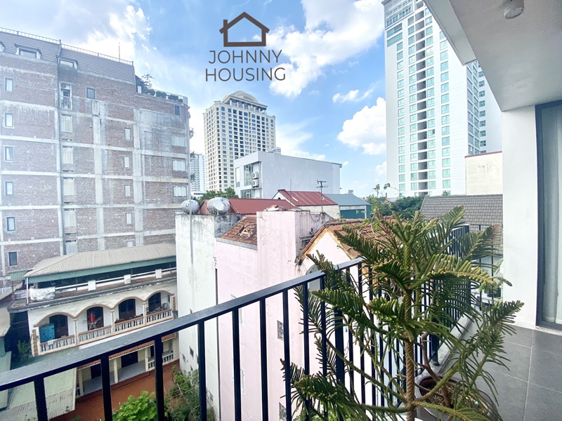 Bright and airy 2 bedrooms apartment for rent on Dang Thai Mai, Tay Ho ID 0046