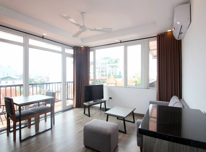 High floor one bedroom with balcony for rent on To Ngoc Van, Tay Ho ID 0047