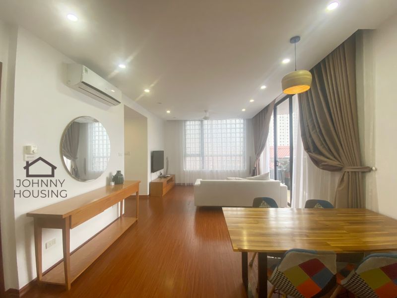 Modern bright 2 bedroom apartment on Xuan Dieu ID 0050