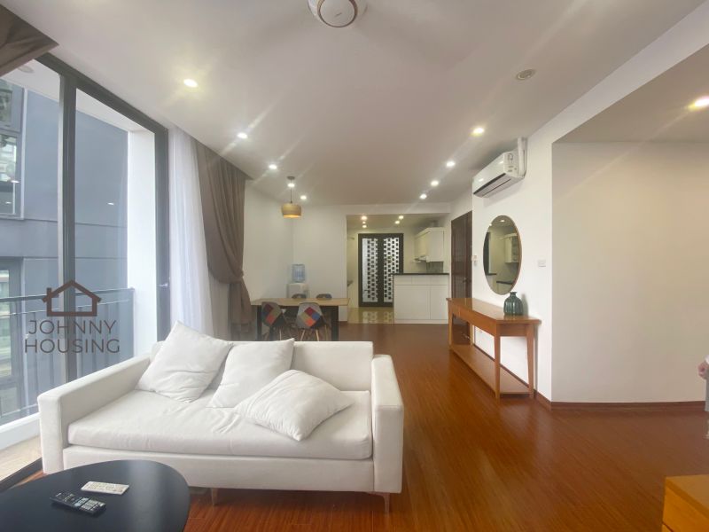 Modern bright 2 bedroom apartment on Xuan Dieu ID 0050