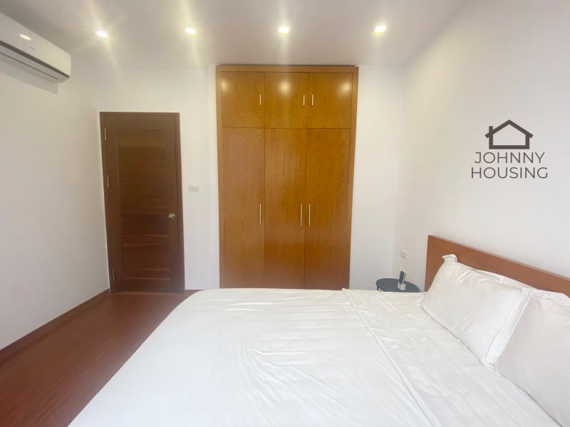 Modern bright 2 bedroom apartment on Xuan Dieu ID 0050