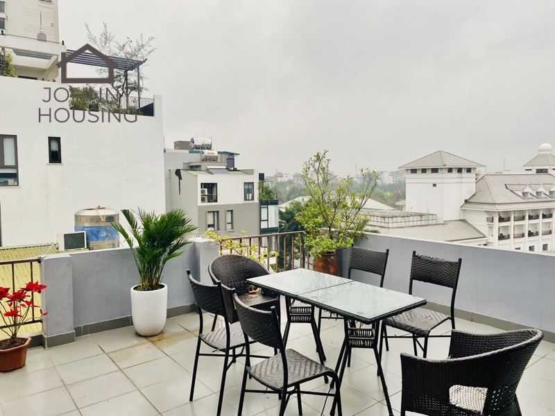 Cozy 1 bedroom apartment with a rooftop on Tu Hoa ID 0051