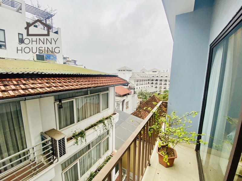 Cozy 1 bedroom apartment with a rooftop on Tu Hoa ID 0051