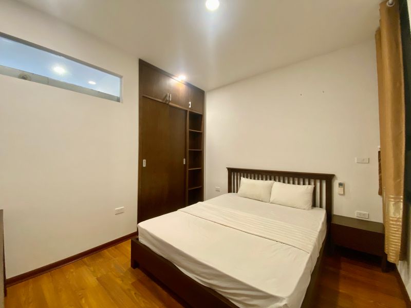 Spacious 2 bedroom apartment with big balcony on Xuan Dieu ID 0052