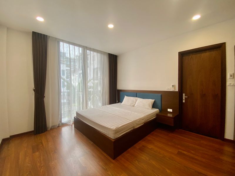 Spacious 2 bedroom apartment with big balcony on Xuan Dieu ID 0052