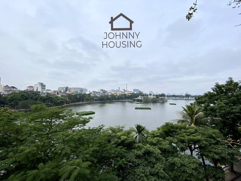 Lake view 1 bedroom apartment with balcony for rent on Tran Vu, Ba Dinh, Hanoi ID 0054