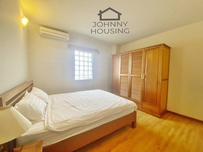 Cozy and bright 2 bedroom apartment with big glass windows on Tu Hoa ID 0059