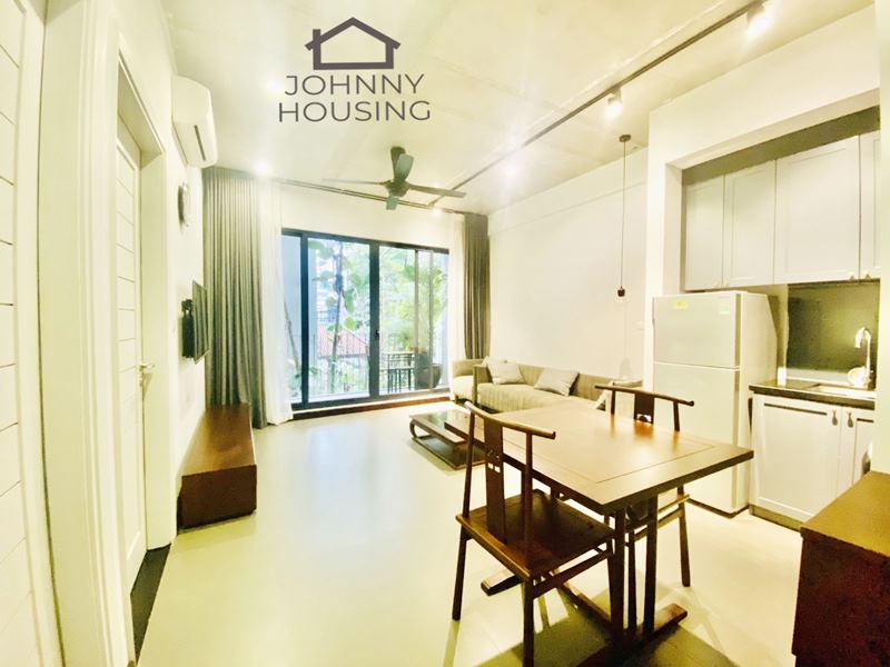 Nice 1 bedroom apartment with character on Tu Hoa ID 0061