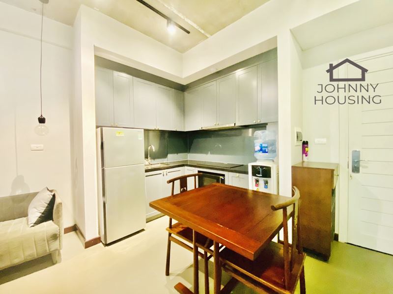 Nice 1 bedroom apartment with character on Tu Hoa ID 0061