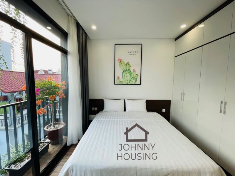 Modern brand new 2 bedroom apartment on Trinh Cong Son ID 0062