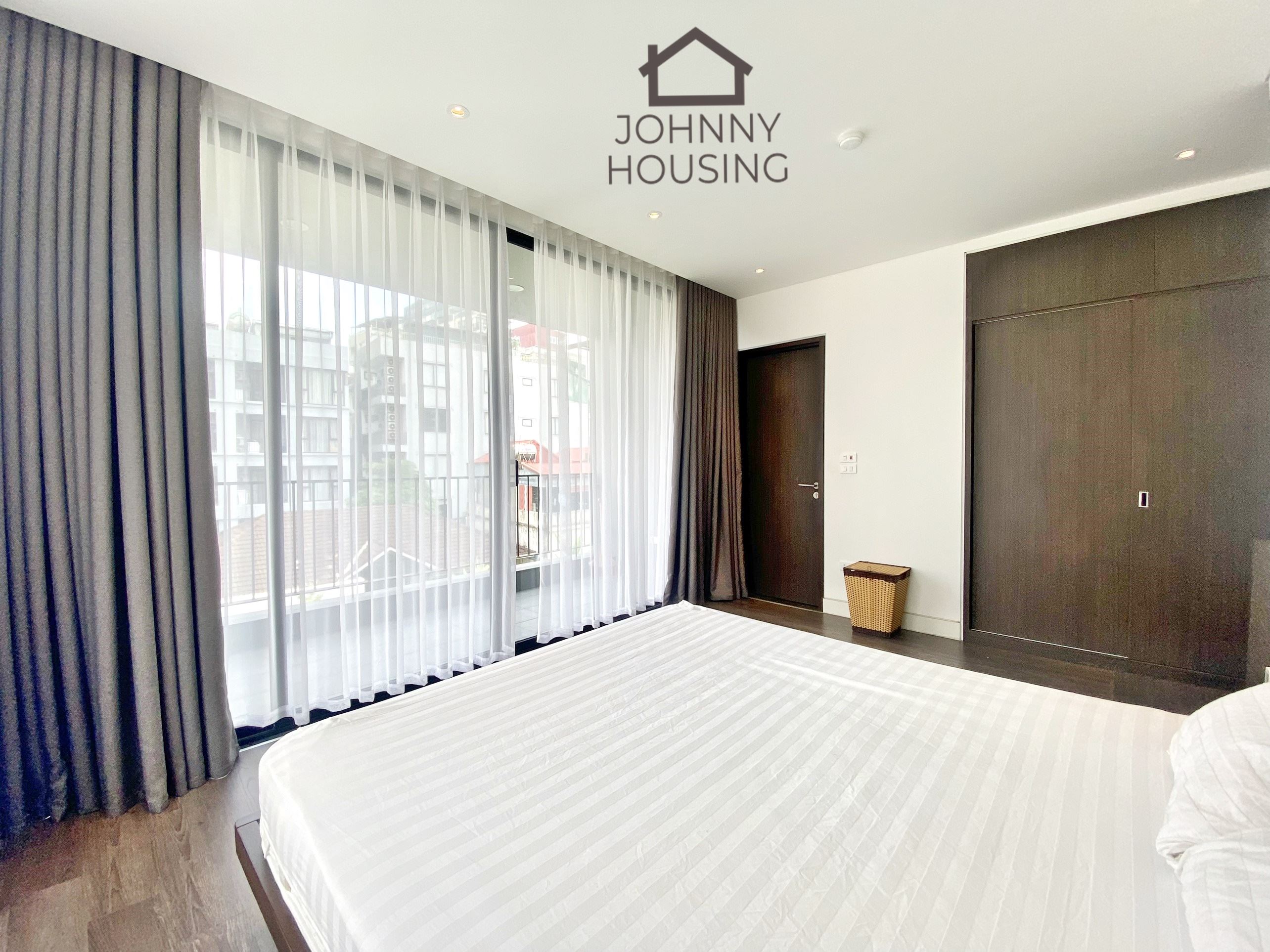 Modern 3 Bedroom Apartment on To Ngoc Van street