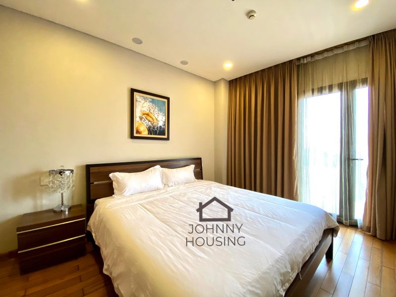 Gorgeous modern 2 bedroom apartment with large balcony and greenery view on Trinh Cong Son ID 0067