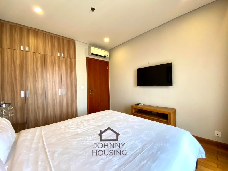 Gorgeous modern 2 bedroom apartment with large balcony and greenery view on Trinh Cong Son ID 0067