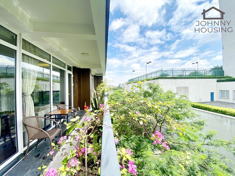 Bright and spacious 3 bedroom apartment with a big balcony on Tu Hoa ID 0070