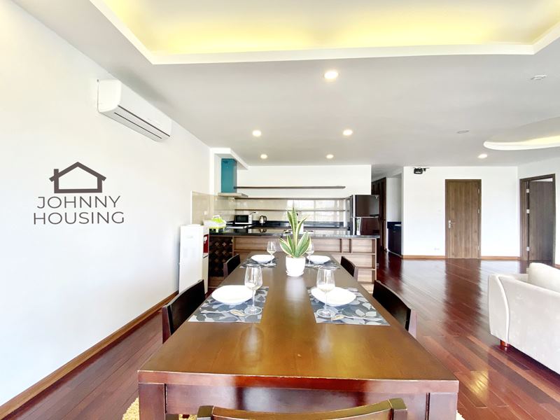 Bright and spacious 3 bedroom apartment with a big balcony on Tu Hoa ID 0070