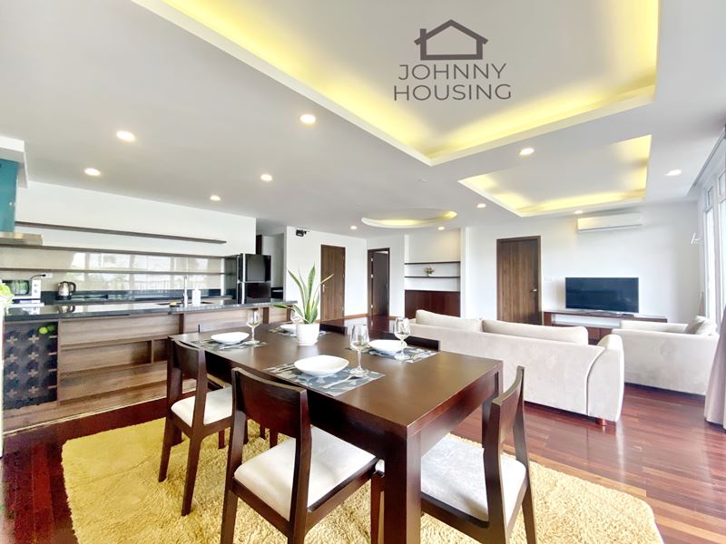 Bright and spacious 3 bedroom apartment with a big balcony on Tu Hoa ID 0070