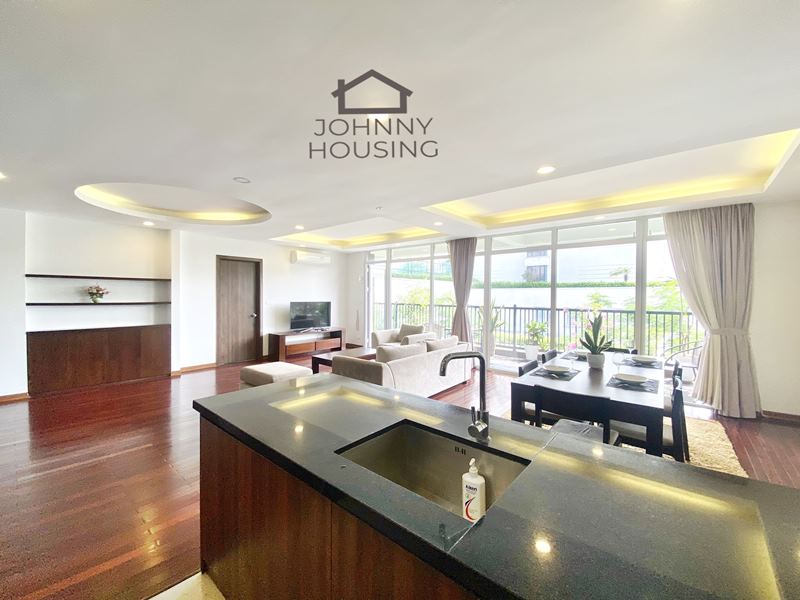 Bright and spacious 3 bedroom apartment with a big balcony on Tu Hoa ID 0070