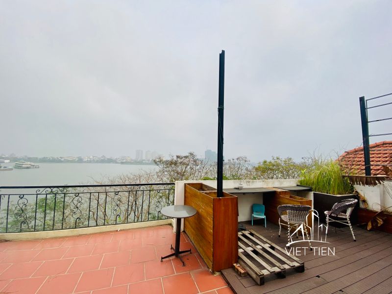 Rooftop 1 bedroom apartment on Nhat Chieu with big balcony and lake view ID 0080