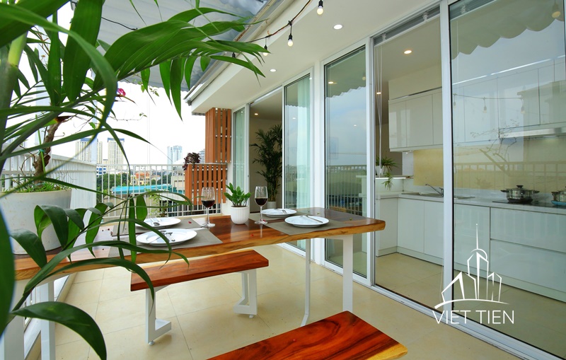 Lake view 2 bedrooms apartment on Dang Thai Mai Street ID 0092