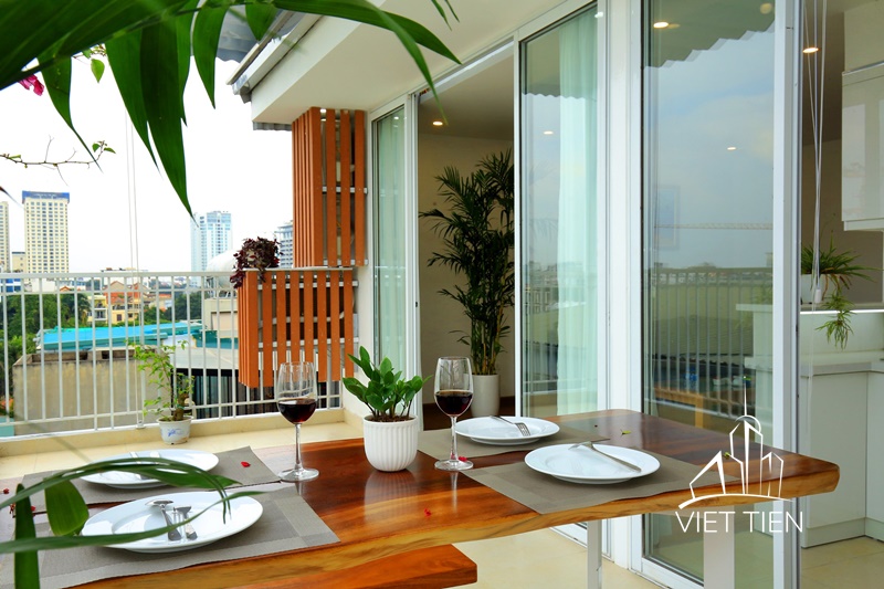 Lake view 2 bedrooms apartment on Dang Thai Mai Street ID 0092