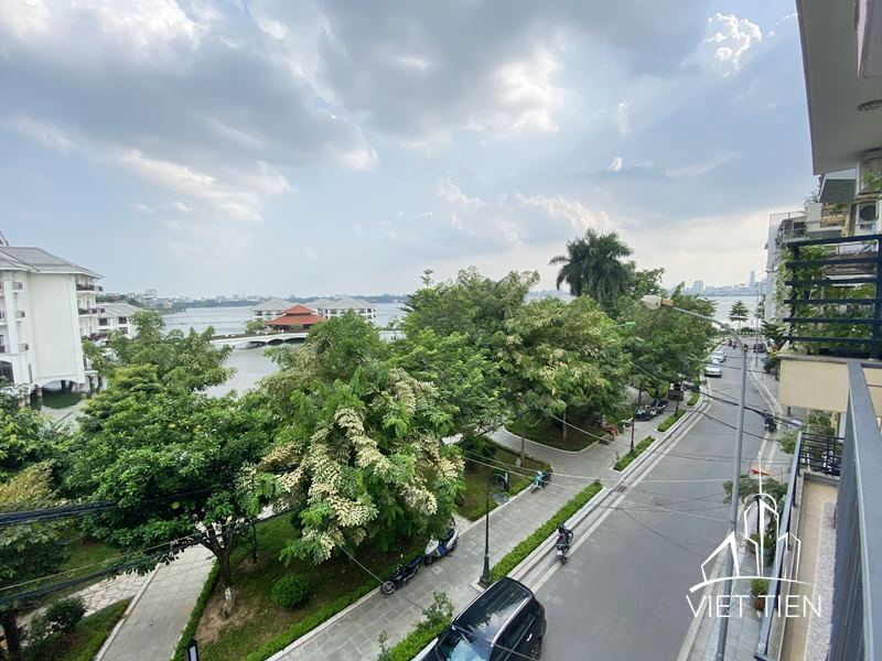 Nice spacious 1 bedroom apartment with a great lake view on Tu Hoa ID 0104