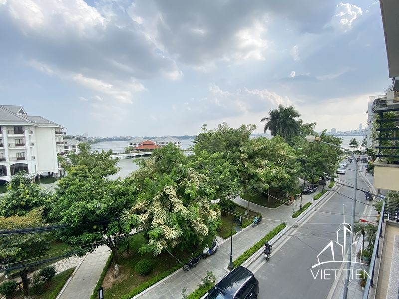 Nice spacious 1 bedroom apartment with a great lake view on Tu Hoa ID 0104