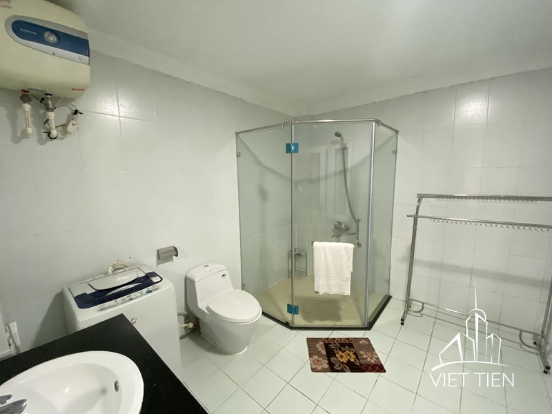 Nice spacious 1 bedroom apartment with a great lake view on Tu Hoa ID 0104