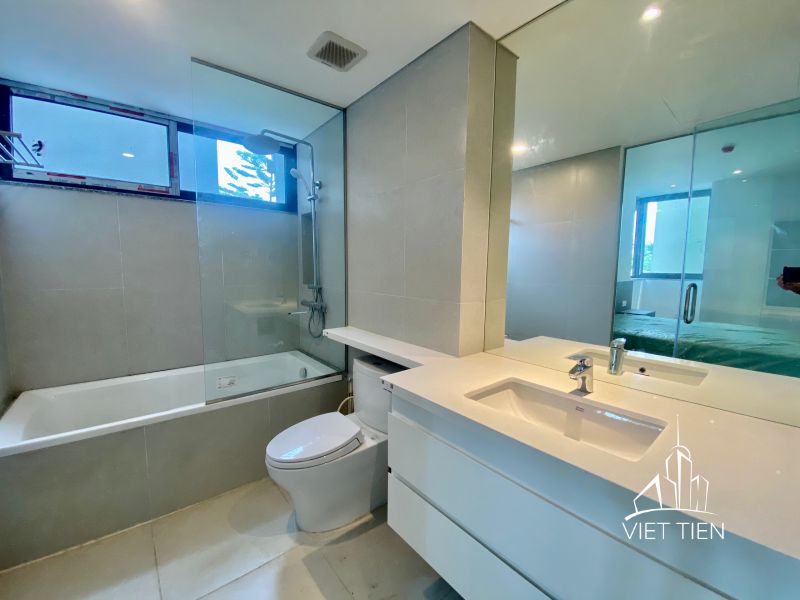 Spacious modern 2 bedroom with big balcony on Nhat Chieu ID 0107