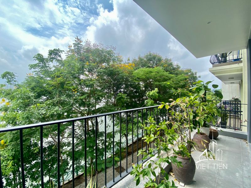 Spacious modern 2 bedroom with big balcony on Nhat Chieu ID 0107