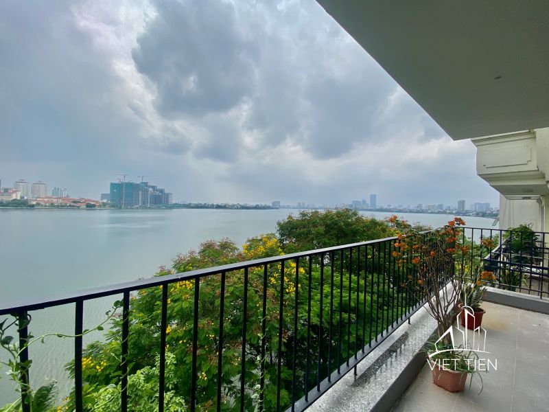 Duplex spacious lake view 3 bedroom apartment with large balcony on Nhat Chieu ID 0108