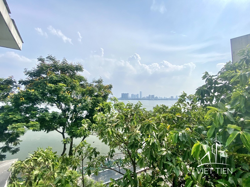 Stunning lake view 2 bedrooms apartment on Vu Mien Street ID 0125