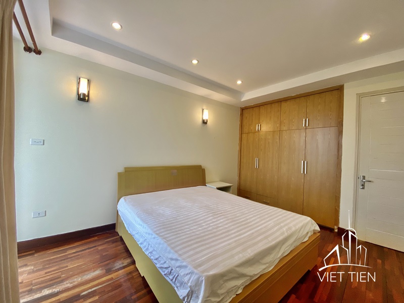 Stunning lake view 2 bedrooms apartment on Vu Mien Street ID 0125