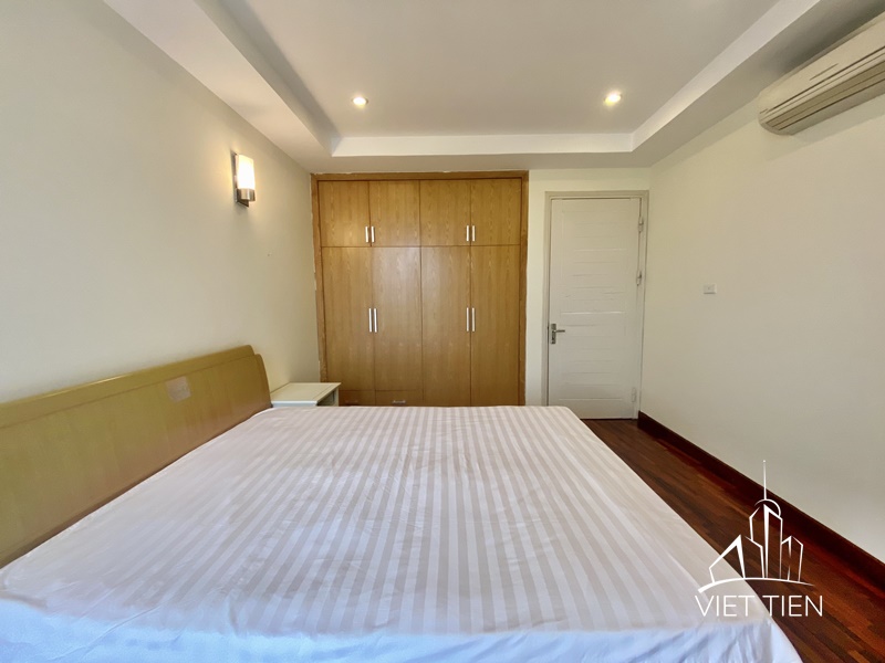 Stunning lake view 2 bedrooms apartment on Vu Mien Street ID 0125