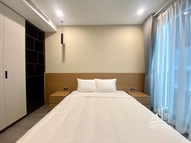 Nice modern 1 bedroom apartment for rent on main Tay Ho street with balcony ID 0129