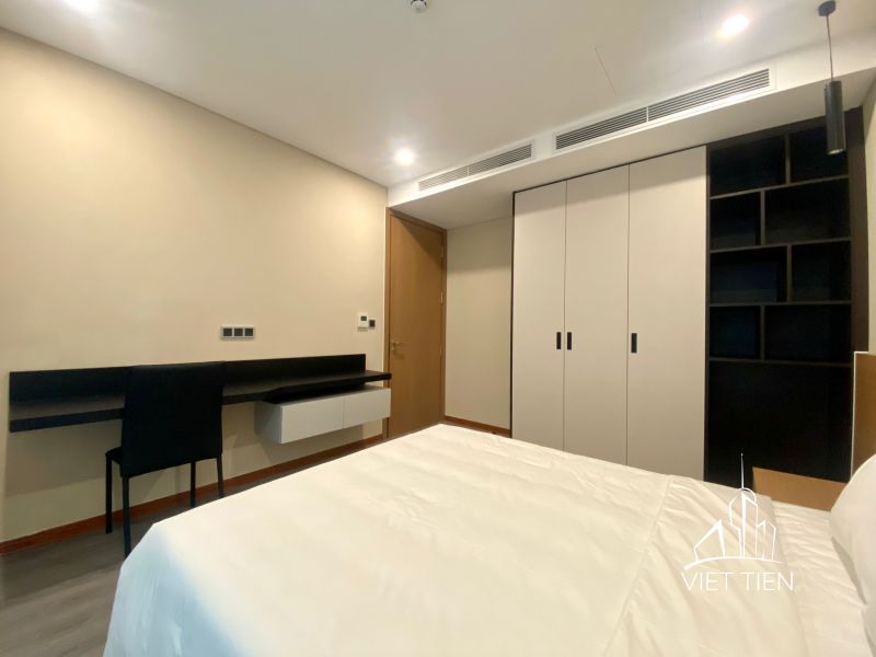 Nice modern 1 bedroom apartment for rent on main Tay Ho street with balcony ID 0129