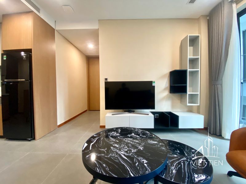 Nice modern 1 bedroom apartment for rent on main Tay Ho street with balcony ID 0129