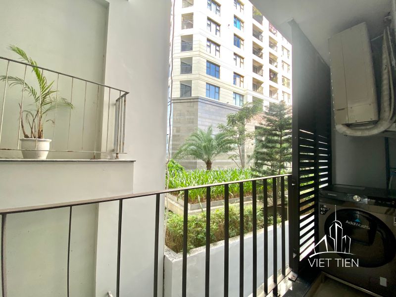 Nice modern 1 bedroom apartment for rent on main Tay Ho street with balcony ID 0129