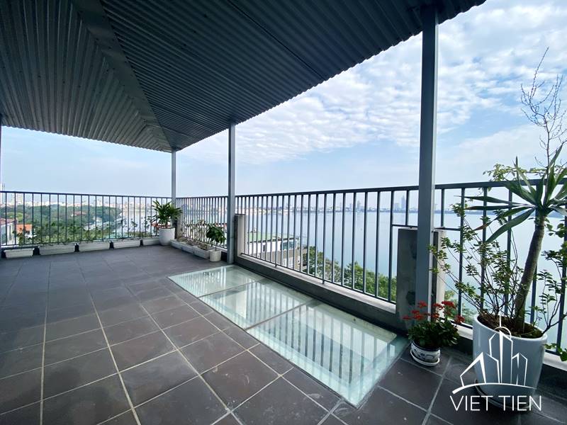 Beautiful lake view 2 bedrooms with large roof top terrace for rent in Tay Ho, Hanoi