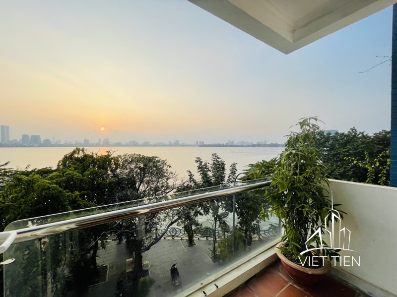 Beautiful 2 bedrooms lake view apartment on Vu Mien Street ID 0154