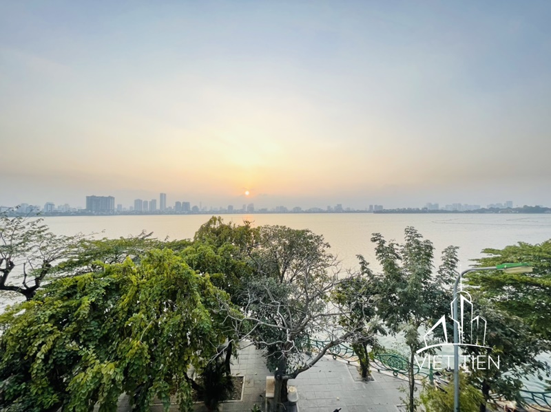 Beautiful 2 bedrooms lake view apartment on Vu Mien Street ID 0154