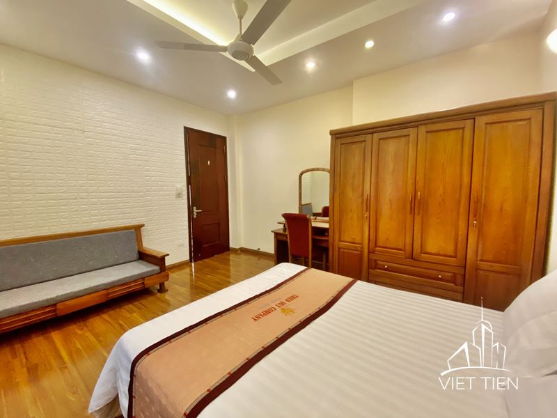 Lake View, 2 Bedroom With Balcony And Lots Of Natural Light On Yen Hoa Str. ID: 0170