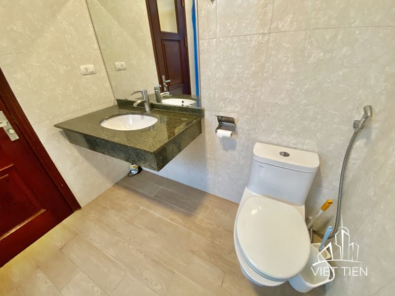 Lake View, 2 Bedroom With Balcony And Lots Of Natural Light On Yen Hoa Str. ID: 0170