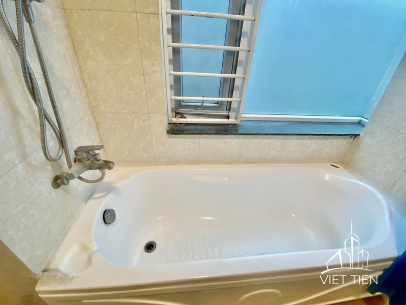 Lake View, 2 Bedroom With Balcony And Lots Of Natural Light On Yen Hoa Str. ID: 0170