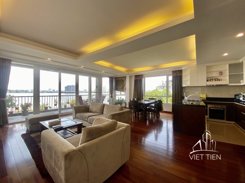 Gorgeous lake view 3 bedroom apartment with balcony and lots of natural light for rent ID 0178