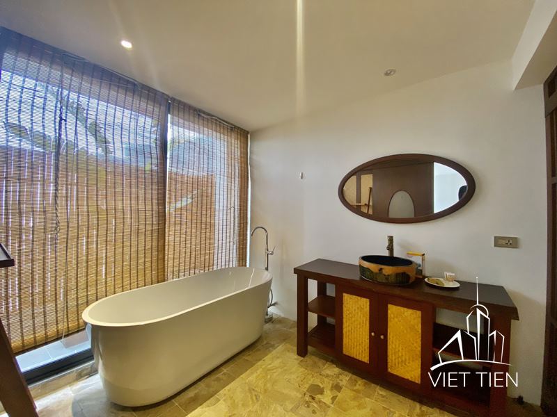 2 Bedrooms Apartment With Bacolny on Xom Chua Str. ID: 0179