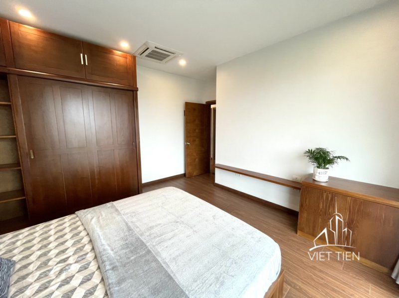 Spacious modern 3 bedroom with big balcony on Quang Khanh ID 0181