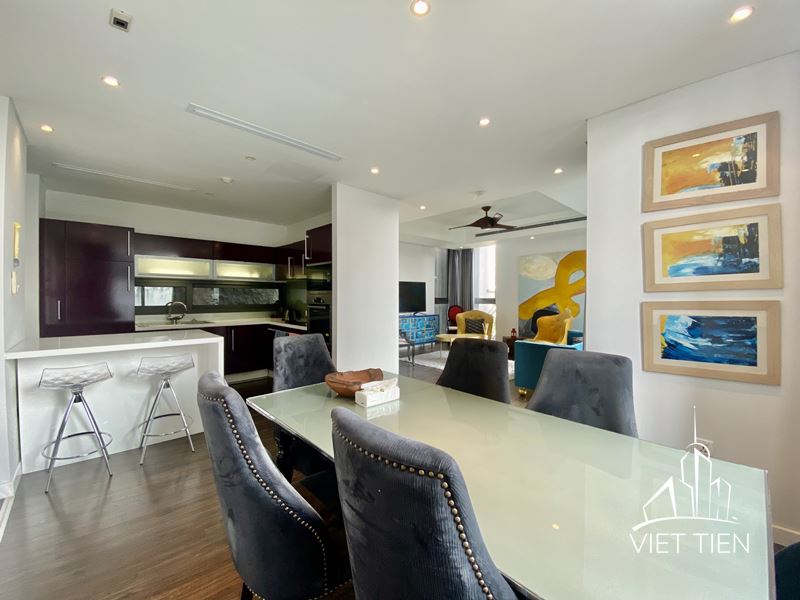 Stylish 3 Bedroom Apartment on Xuan Dieu street with Lake View ID 0182